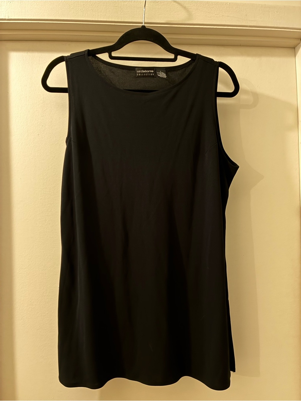 Liz Claiborne Black Sleeveless Scoop Neck Shell